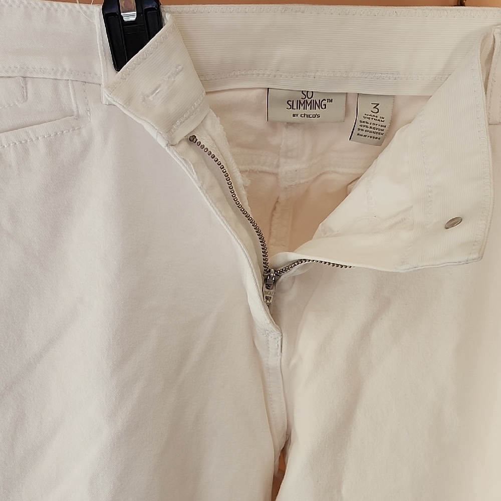 Chico's So Slimming White Cropped Pants - Picture 3 of 5